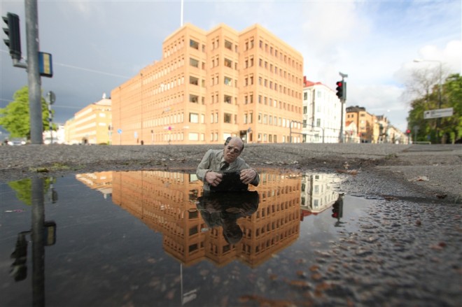 Isaac Cordal cement eclipses